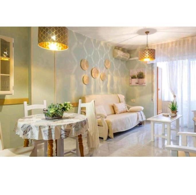 דירות טורבייחה Pink Catia Coqueto Piso Playa Del Cura מראה חיצוני תמונה