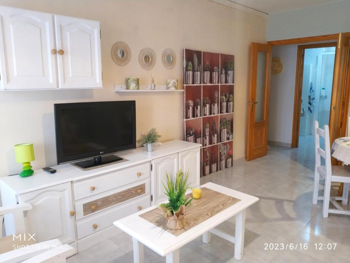 דירות טורבייחה Pink Catia Coqueto Piso Playa Del Cura מראה חיצוני תמונה